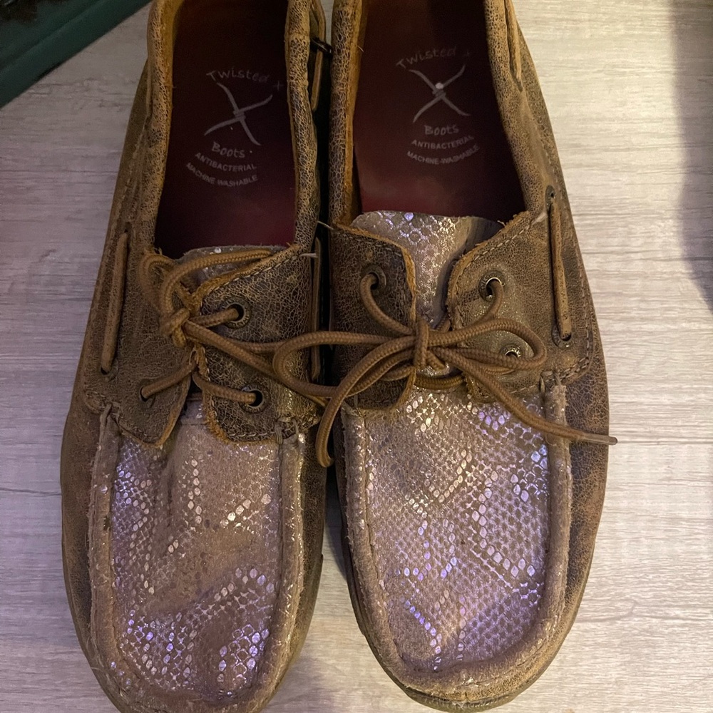 Women’s Twisted X’s size 9